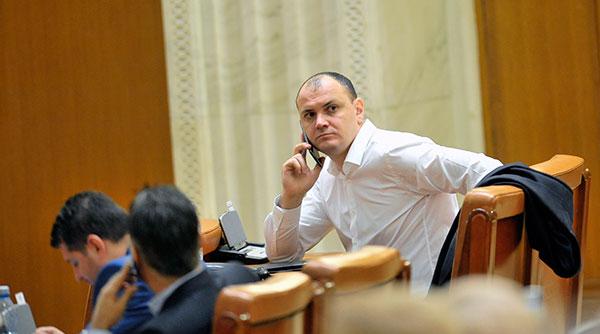 conflict constitutional mandatul de deputat vs controlul judiciar ghita primul ales cu interdictie de a intra in casa poporului