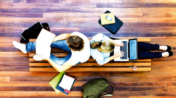 it istii angajati inca din anul intai