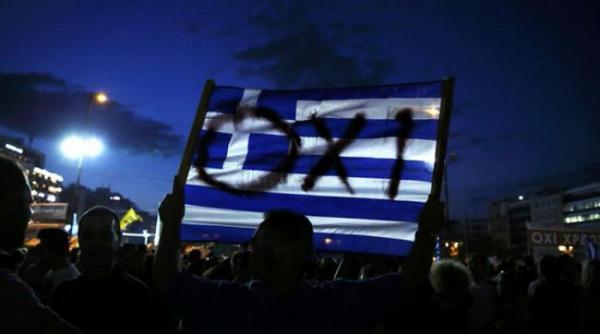 grecii din nou in strada cel putin 20 000 de manifestanti la atena in favoarea unui raspuns da in cadrul referendumului