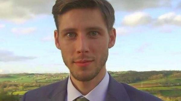 un britanic strange bani prin crowdfunding ca sa salveze grecia