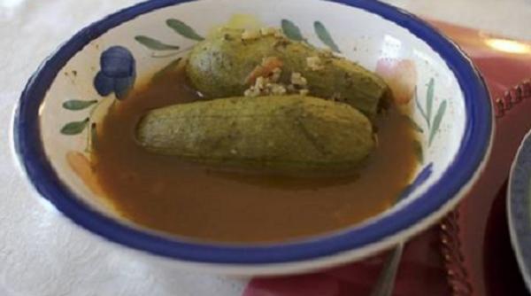 reteta zilei de sambata supa de dovlecei umpluti acrita cu agurida reteta lui bacalbasa