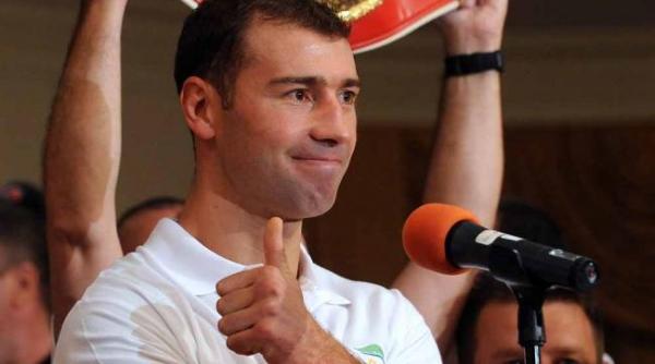 lucian bute boxeaza pe 15 august 2015