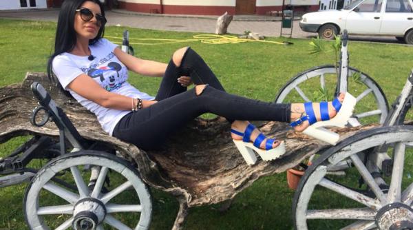 andreea tonciu invata sa faca sarmale la poftiti pe la noi