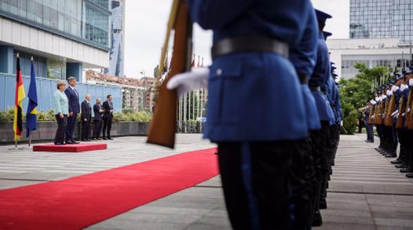 merkel se pronunta favorabil pentru aderarea bosniei hertegovina la ue
