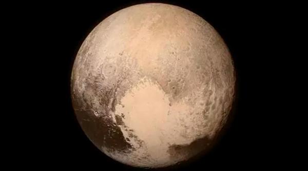 sonda new horizons a trecut prin cel mai apropiat punct de pluto