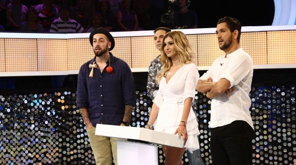 crbl isi aduce jucaria preferata in platou la te pui cu blondele