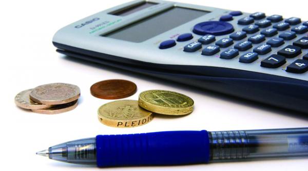 deficitul balantei de plati in scadere