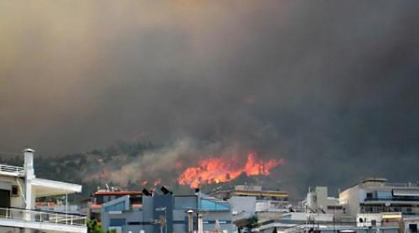 grecia cere sprijinul frantei si italiei pentru stingerea incendiului din sudul peninsulei pelopones