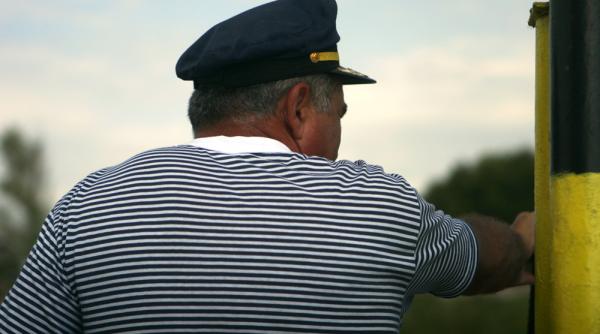 doi marinari romani din galati personajele unei anchete in new york times