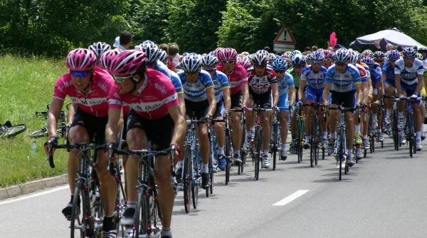 modestie presedintele frantei a urmarit turul frantei dintr o skoda