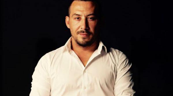 stefan stan sunt indragostit si nu glumesc