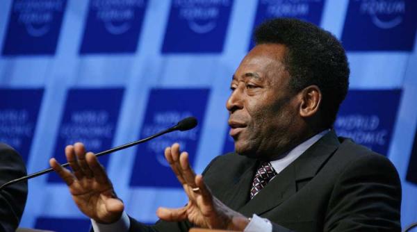 pele legenda fotbalului mondial este din nou in spital