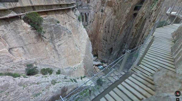 cea mai periculoasa pasarela din lume poate fi vizitata virtual