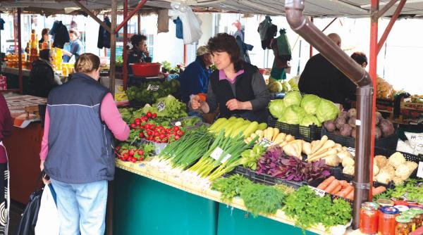 samsarii fac in continuare jocurile prin piete
