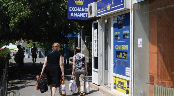 tot aurul romanilor s a dus la casa de amanet