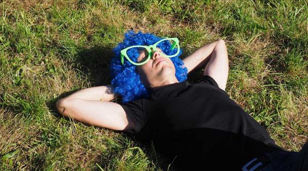 care sunt avantajele si dezavantajele dormitului pe spate