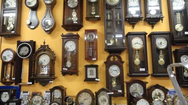 s a descoperit de ce pendulurile se sincronizeaza de la sine