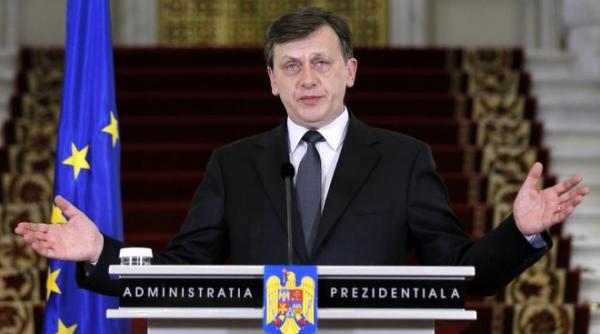 basescu atac dur la crin antonescu a avut momente in care a fost nebun sa fie presedinte