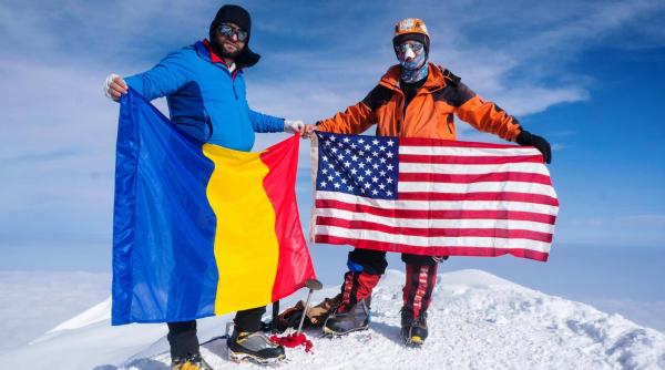trei alpinisti romani au marcat la 6194 de metri pe varful unui munte un important eveniment