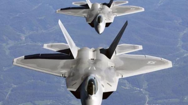 un avion de vanatoare sirian s a prabusit in orasul ariha zeci de morti si raniti