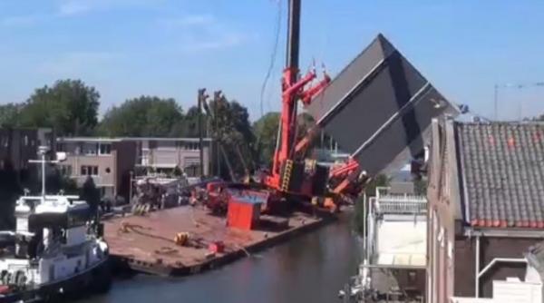 cinci case distruse de doua macarale 20 de persoane au fost ranite