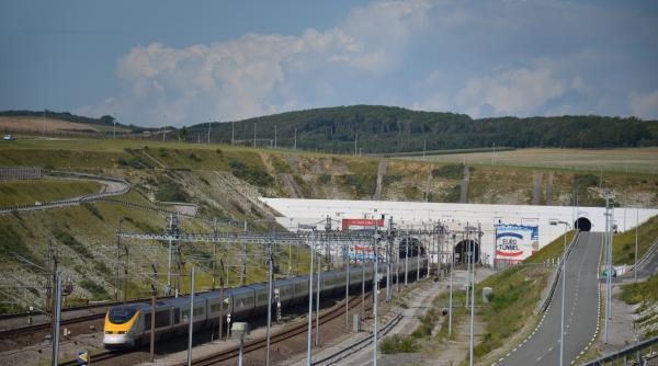 traficul din eurotunel a fost readus la normal