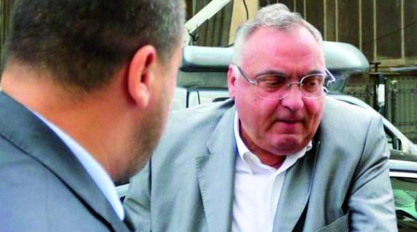 miliardarul lui basescu abonat la banul public