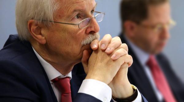 procurorul general al germaniei demis pentru deschiderea unui dosar de tradare impotriva a doi jurnalisti