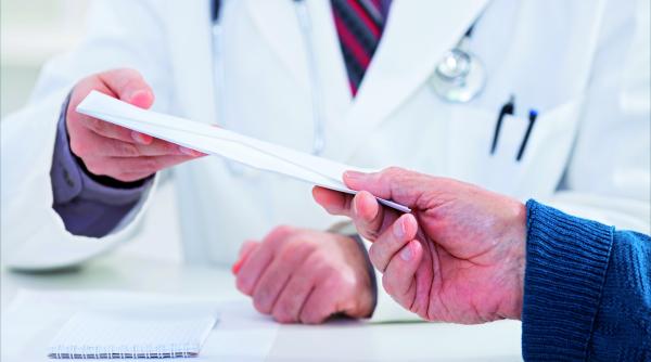 plicul cu bani la medic interzis prin lege