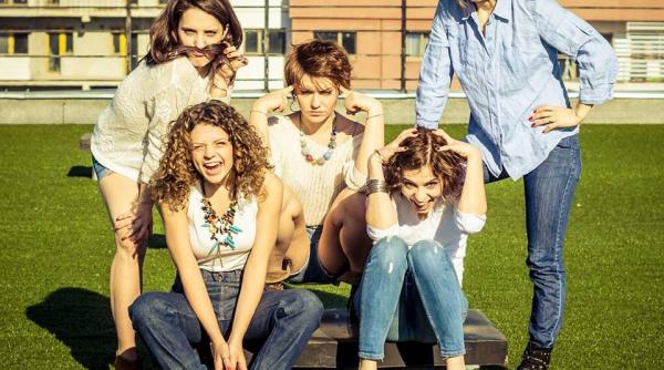 unde mergem iele prima trupa feminina de improvizatie