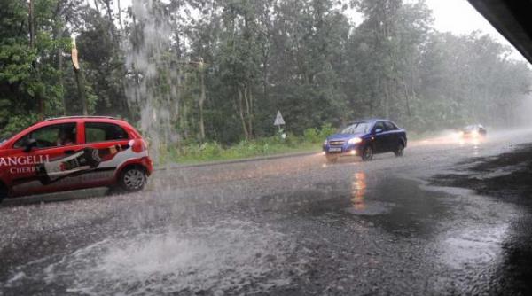 cod galben de ploi si intensificari ale vantului in 6 judete din muntenia si moldova