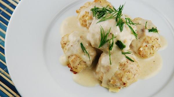 reteta zilei de duminica chiftelute cu sos de smantana si tarhon reteta batraneasca