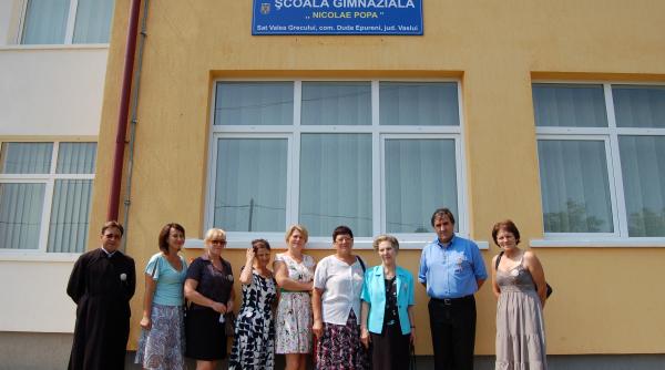 scoala gimnaziala din valea grecului a primit numele invatatorului nicolae popa