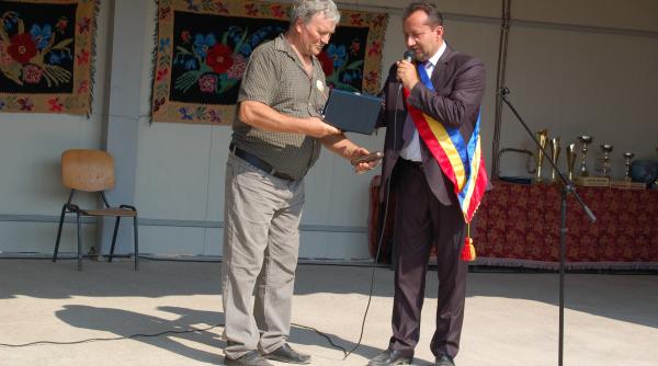 scriitorul ion gheorghe pricop cetatean de onoare al comunei duda epureni