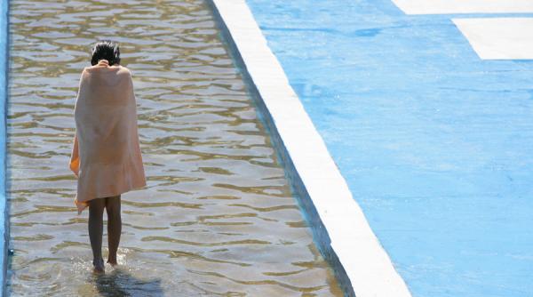 300 de copii din sectorul 6 vor beneficia de lectii gratuite de inot