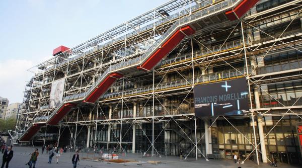 destinatia saptamanii paris capitala libertatii de exprimare