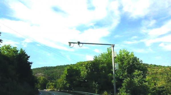 atentie sunt radare fixe