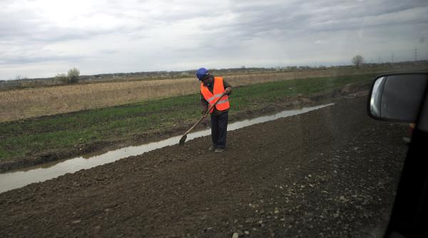 guvernul aloca suma de 300 de milioane de lei pentru finantarea lucrarilor la drumurile judetene si comunale