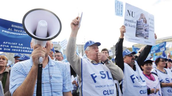 profesorii au decis salarii duble sau greva