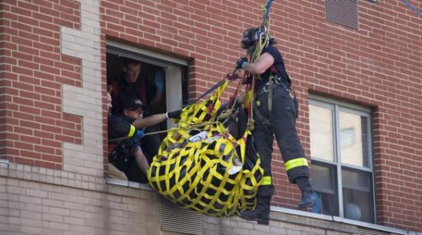 pompierii din new york au fost chemati sa indeplineasca o misiune delicata si neobisnuita