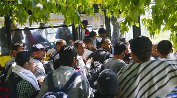 ungurii nu mai vor sa astepte decizia bruxelles ului in privinta imigrantilor jobbik vrea sa trimita armata la granite