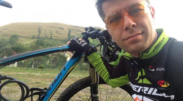 daniel osmanovici prezentatorul observatorului de week end vede romania de pe bicicleta