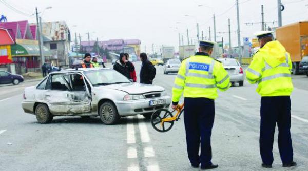 accident grav in judetul olt un mort si 9 raniti dupa ce un un microbuz a lovit un cielo