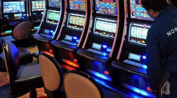 prejudiciu de 5 milioane de euro din pacanele produs de trei firme din constanta