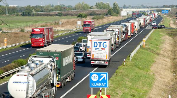 cozi imense de autovehicule la granita de est a austriei