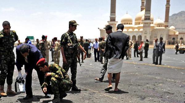 atac sinucigas soldat cu cel putin 20 de morti la sanaa yemen