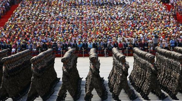 parada militara grandioasa pentru celebrarea a 70 de ani de la terminarea celui de al doilea razboi mondial video