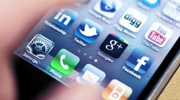 cum blochezi aplicatiile enervante de pe smartphone