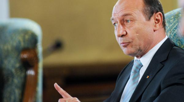 traian basescu nu pot privi doar din punct de vedere umanitar situatia imigrantilor ma gandesc si la securitatea tarii noastre
