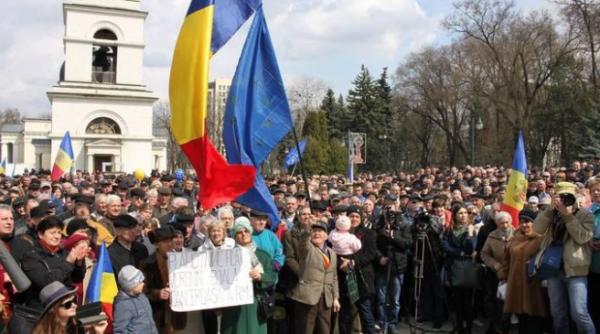 proteste la chisinau manifestantii au cerut demisia presedintelui